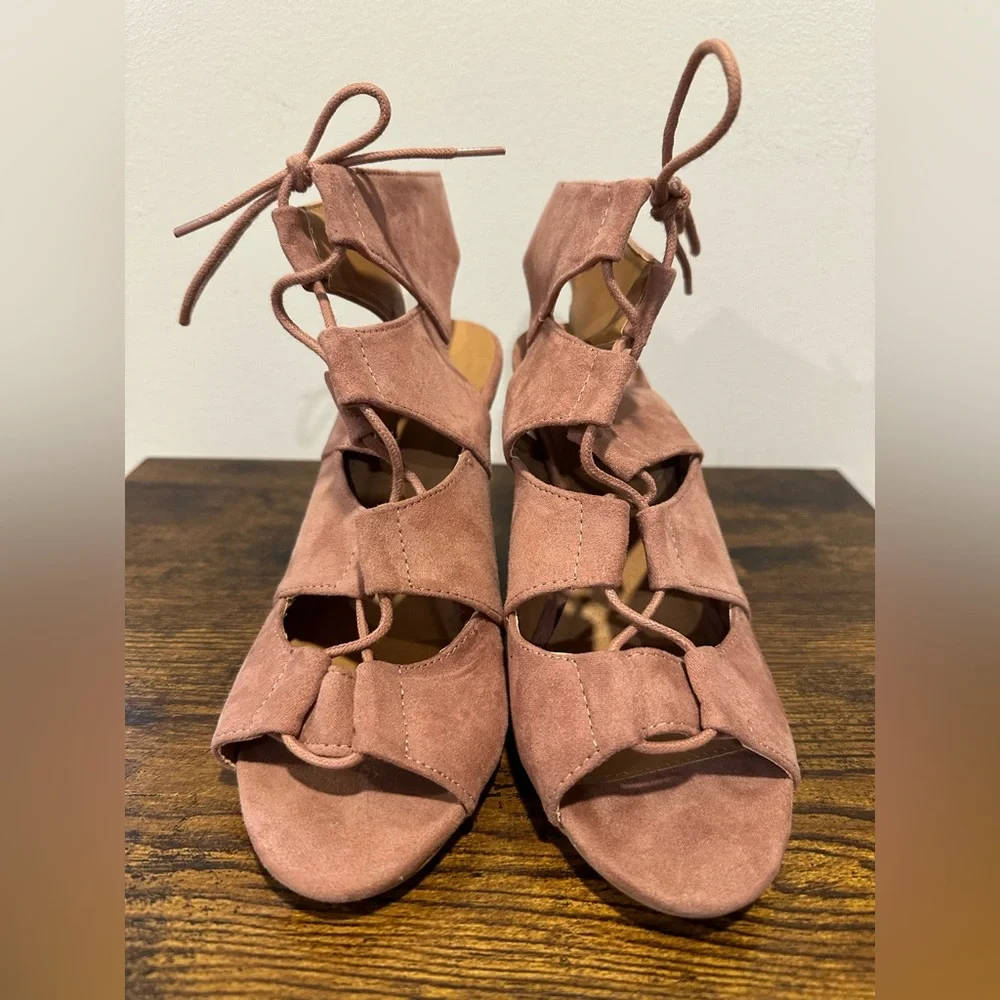 Charlotte Russe Mauve Lace Up Wedge Heel Sandals NWOT Size 7